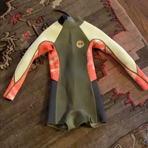 Billabong girls wetsuit size 8